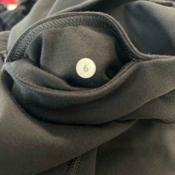 Lululemon Black Mesh Geometric Leggings Size 6 - Picture 7 of 8